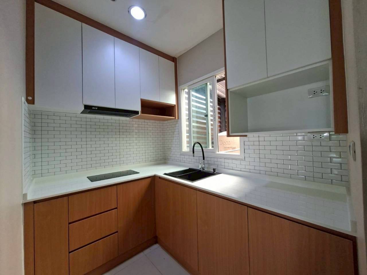 Modern kitchen view 3